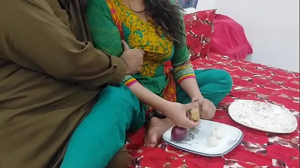 Watch XXX Desi Helping My Stepmom In Cutting Vegetable Than Fucking Her Big Ass , She is Cheating My Stepdaddy Clear Hindi Audio energy Tube