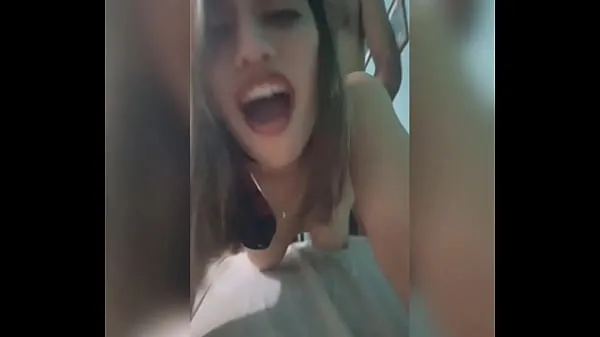 Bekijk Argentinian teen fucks her teacher and drinks all the milk Energy Tube