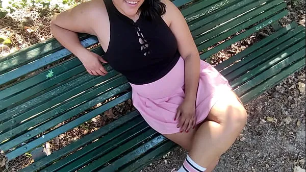 Bekijk STUDENT GIRL stemt in met SEX voor GELD met een ONBEKENDE MAN Energy Tube