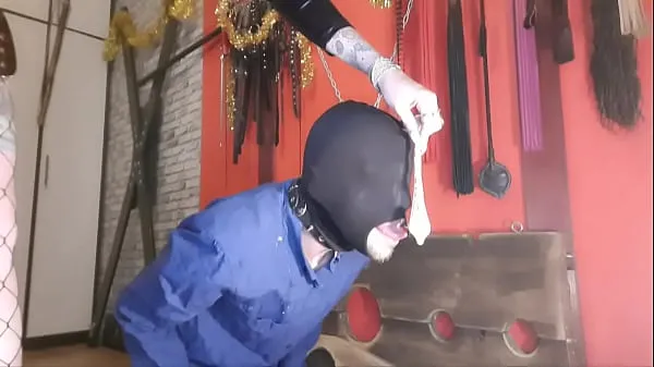 Obejrzyj Sperm games. The dominatrix brings used condoms and pours the contents over her slave's headkanał energetyczny