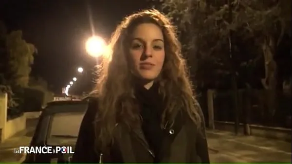 Regardez Entretien avec une étudiante rousse françaiseTube énergétique