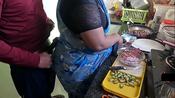 Sledujte flashing and jerking infront of maid swathi in kitchen energy Tube