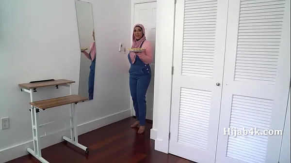 Corrupting My Chubby Hijab Wearing StepNiece 에너지 튜브 시청하기