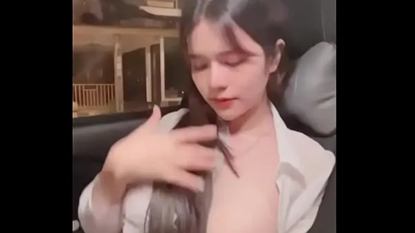 Pim sucks cock and gets fucked in the car 에너지 튜브 시청하기