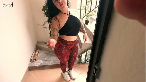 Xem I fuck my horny neighbor when she is going to water her plants ống năng lượng