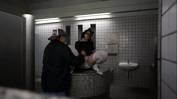 Sehen Sie sich Japanese transvestite Ayumi handjob public toilet 002Energy Tube an