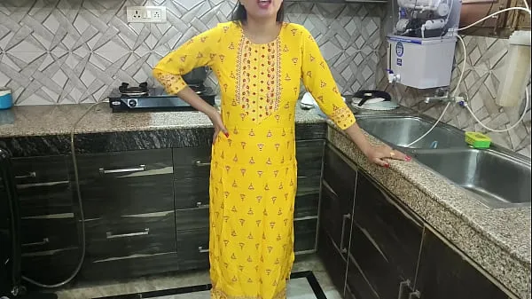 Titta på Desi bhabhi was washing dishes in kitchen then her brother in law came and said bhabhi aapka chut chahiye kya dogi hindi audio energy Tube
