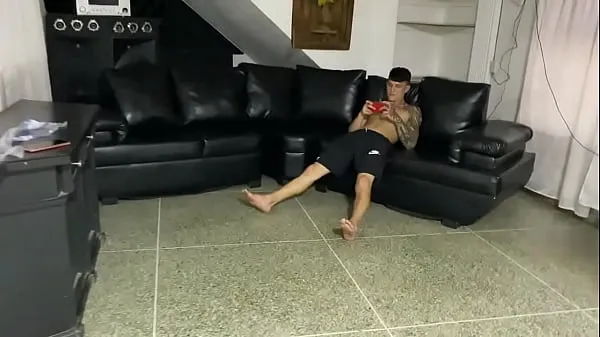 Xem My step uncle is young and handsome, he makes me horny and I put his cock in my mouth while he is on his phone ống năng lượng