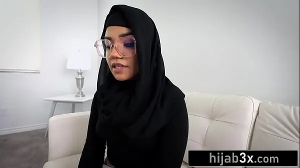 Se Nerdy Big Ass Muslim Hottie Gets Confidence Boost From Her Stepbro energy Tube