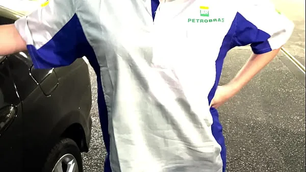 ดู Attendant went viral on the internet giving his ass at the gas station หลอดพลังงาน