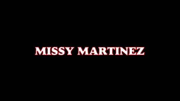 Assista Missy Martinez Let Her Manï¿½s Friend Play With Her 37DD Rack, Tight Pussy And A Big Caboose tubo de energia