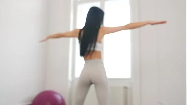Sledujte Fit18 - Simon Kitty - All Natural Big Tits Latvian Girl Has Gym Sex energy Tube