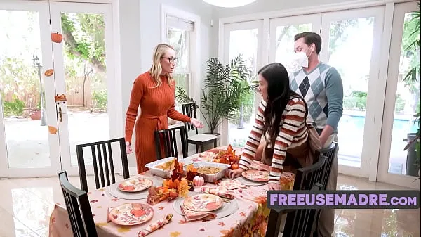 Family Differences Sorted Through Freeuse Dinner- Crystal Clark, Natalie Brooks Enerji Tüpünü izleyin