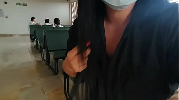 Unknown woman records herself taking SQUIRTS in a public bathroom 에너지 튜브 시청하기